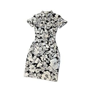 Banana Republic Black/White floral Short Sleeve Dress Sz 2 100% Silk Classic